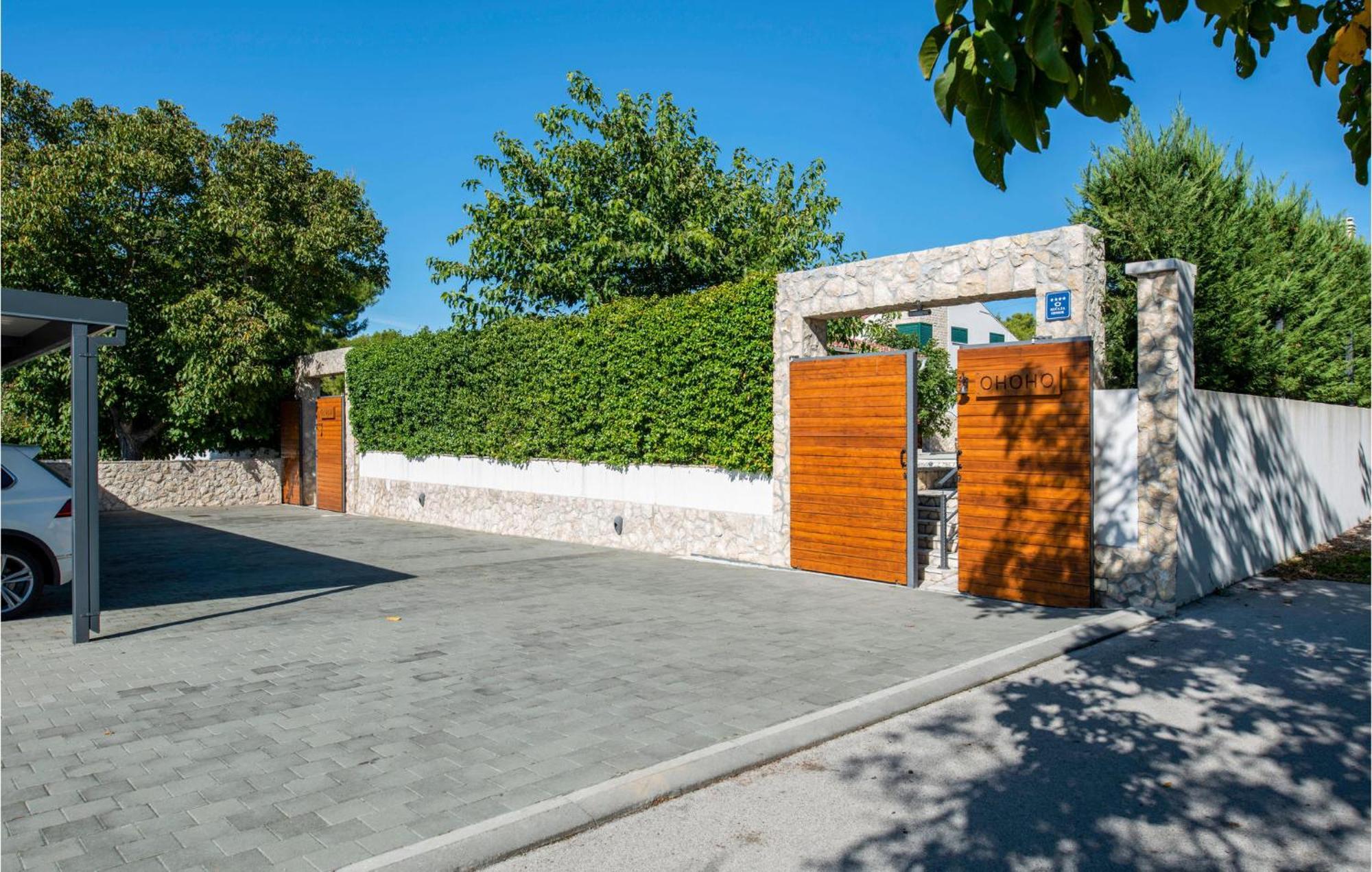 Lovely Home In Sibenik With Wifi מראה חיצוני תמונה
