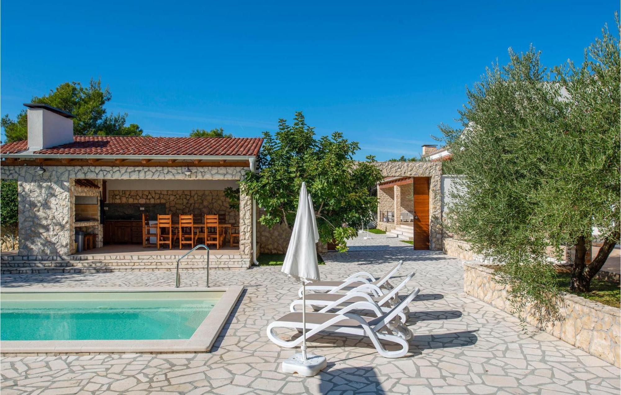 Lovely Home In Sibenik With Wifi מראה חיצוני תמונה