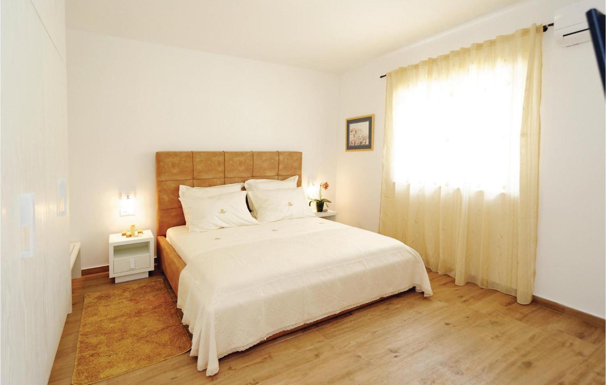 Lovely Home In Sibenik With Wifi מראה חיצוני תמונה