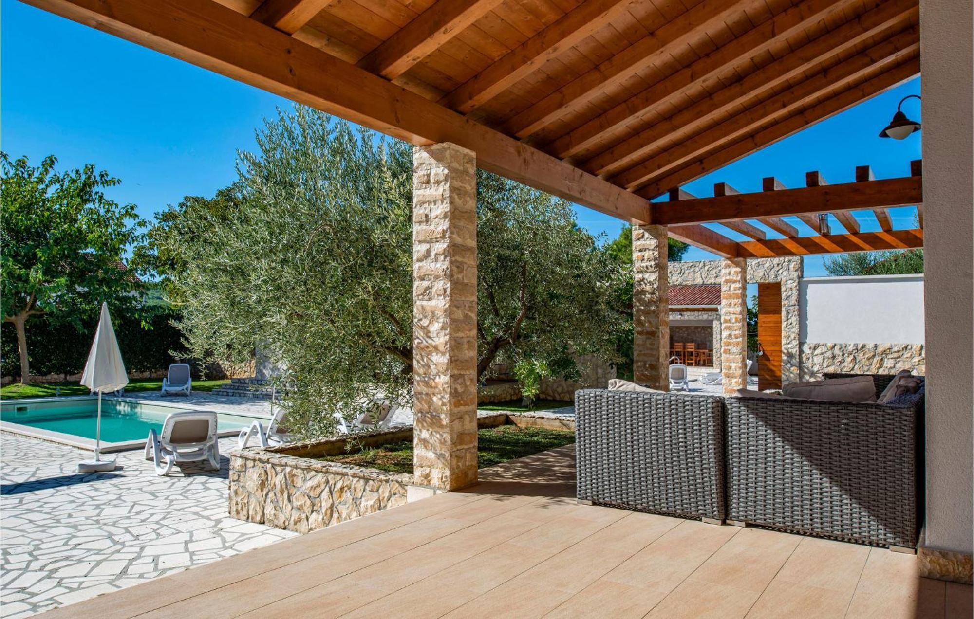 Lovely Home In Sibenik With Wifi מראה חיצוני תמונה